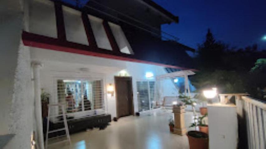 Monarch Holidays,纳西克 外观 照片